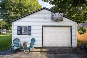 11 Wyantenuck St, Great Barrington, MA 01236 - Photo 4