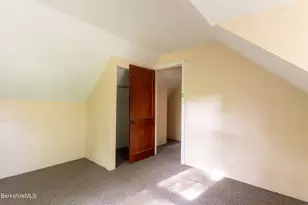 347 Maple St, Hinsdale, MA 01235 - Photo 16