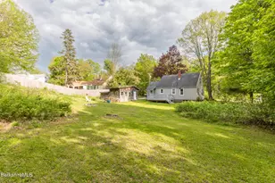 347 Maple St, Hinsdale, MA 01235 - Photo 20