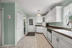 130 Franklin St, North Adams, MA 01247 - Photo 18