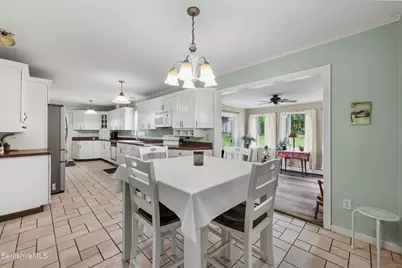 130 Franklin St, North Adams, MA 01247 - Photo 24