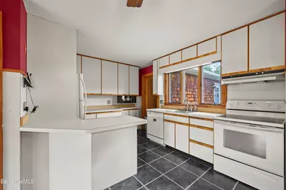 196 Phelps Ave, North Adams, MA 01247 - Photo 4