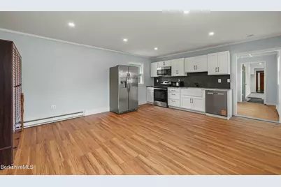 689 N Main St, Sheffield, MA 01257 - Photo 22