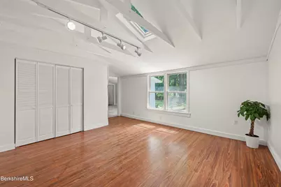 689 N Main St, Sheffield, MA 01257 - Photo 10