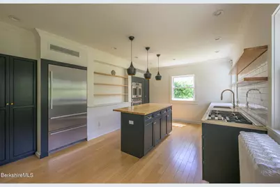 8 Oak St, Great Barrington, MA 01230 - Photo 24