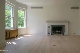 8 Oak St, Great Barrington, MA 01230 - Photo 10
