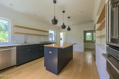8 Oak St, Great Barrington, MA 01230 - Photo 20