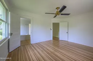 8 Oak St, Great Barrington, MA 01230 - Photo 28