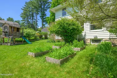 8 Oak St, Great Barrington, MA 01230 - Photo 48