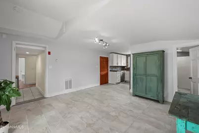 689 N Main St, Sheffield, MA 01257 - Photo 12