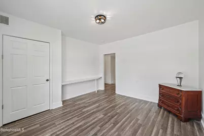 689 N Main St, Sheffield, MA 01257 - Photo 14