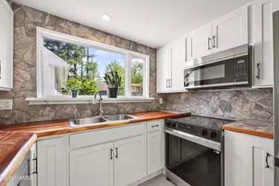 689 N Main St, Sheffield, MA 01257 - Photo 4