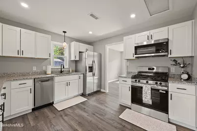 53 Tabar Ave, Lee, MA 01238 - Photo 8