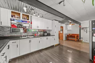192 Curran Rd, Cheshire, MA 01225 - Photo 6