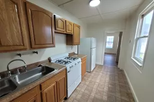 35 Pleasant St, Adams, MA 01220 - Photo 2