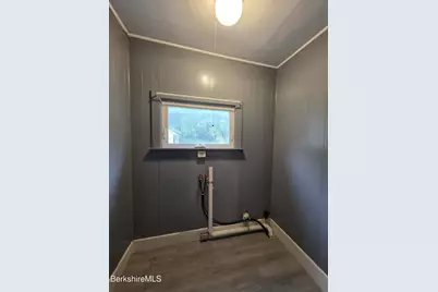 20 Crandall St, Adams, MA 01220 - Photo 10