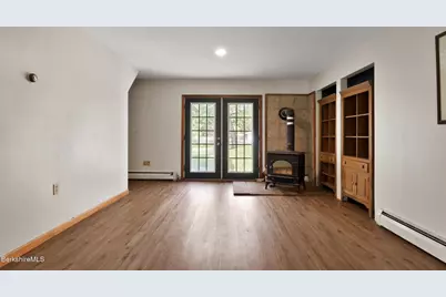 20 E Dugway Rd, Lenox, MA 01240 - Photo 32
