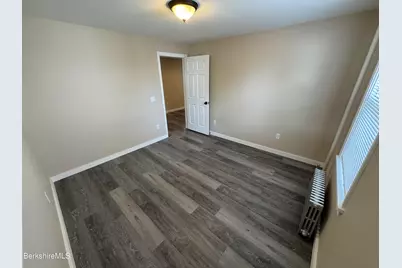 144 Parkside Ave, Pittsfield, MA 01201 - Photo 6