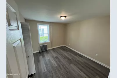 144 Parkside Ave, Pittsfield, MA 01201 - Photo 4