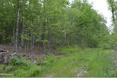 411-70 Ronald Dr, Becket, MA 01223 - Photo 2