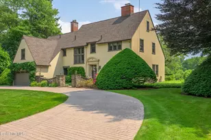38 Crofut St, Pittsfield, MA 01201 - Photo 2