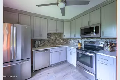 64 Churchill Crest, Pittsfield, MA 01201 - Photo 10