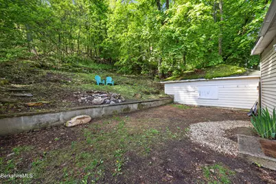 14 Charles St, North Adams, MA 01247 - Photo 30
