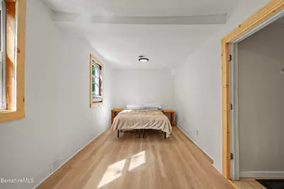 14 Charles St, North Adams, MA 01247 - Photo 22