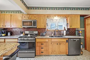 8 Richmond St, Adams, MA 01220 - Photo 28