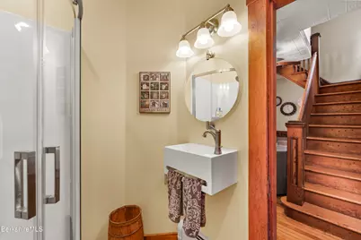 8 Richmond St, Adams, MA 01220 - Photo 34