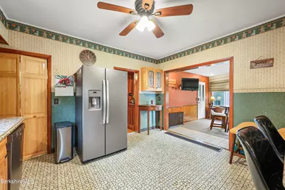 8 Richmond St, Adams, MA 01220 - Photo 14