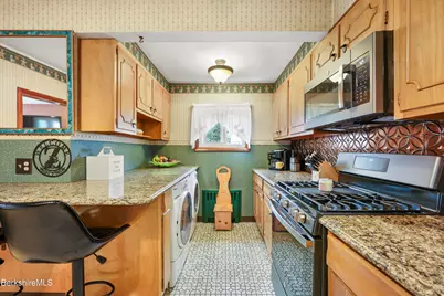 8 Richmond St, Adams, MA 01220 - Photo 30