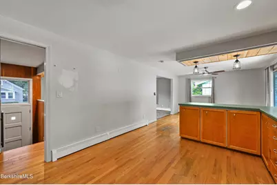 10 Oswald Ave, Pittsfield, MA 01201 - Photo 32