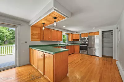 10 Oswald Ave, Pittsfield, MA 01201 - Photo 28