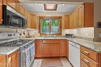 11 Muddy Brook Cir, Great Barrington, MA 01230 - Photo 18