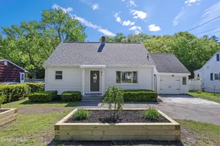 1028 North St, Pittsfield, MA 01201 - Photo 2