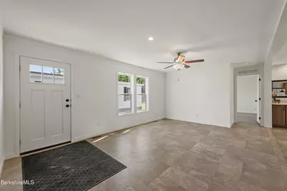 395 Cheshire Rd #112, Pittsfield, MA 01201 - Photo 8