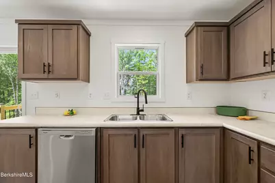 395 Cheshire Rd #112, Pittsfield, MA 01201 - Photo 14