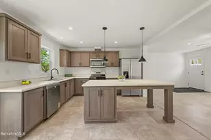 395 Cheshire Rd, Pittsfield, MA 01201 - Photo 10