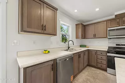 395 Cheshire Rd #112, Pittsfield, MA 01201 - Photo 12