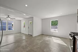 395 Cheshire Rd, Pittsfield, MA 01201 - Photo 14