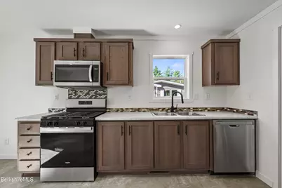 395 Cheshire Rd #102, Pittsfield, MA 01201 - Photo 12