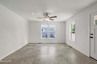 395 Cheshire Rd #102, Pittsfield, MA 01201 - Photo 6