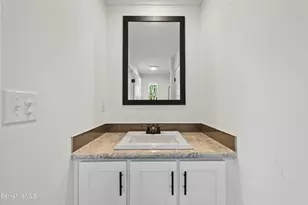 395 Cheshire Rd, Pittsfield, MA 01201 - Photo 28