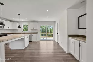 395 Cheshire Rd, Pittsfield, MA 01201 - Photo 18
