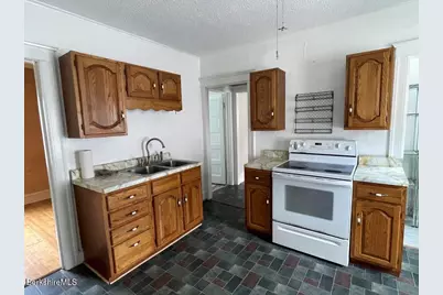 63 Glenwood Ave, Pittsfield, MA 01201 - Photo 4
