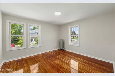 11 Merriam St, Pittsfield, MA 01201 - Photo 28