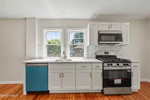 11 Merriam St, Pittsfield, MA 01201 - Photo 16