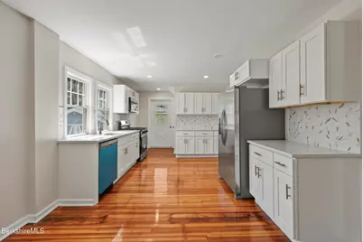 11 Merriam St, Pittsfield, MA 01201 - Photo 14