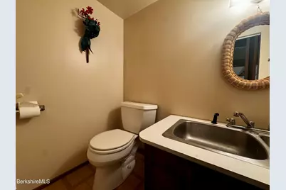180 Orlando Ave, Pittsfield, MA 01201 - Photo 20